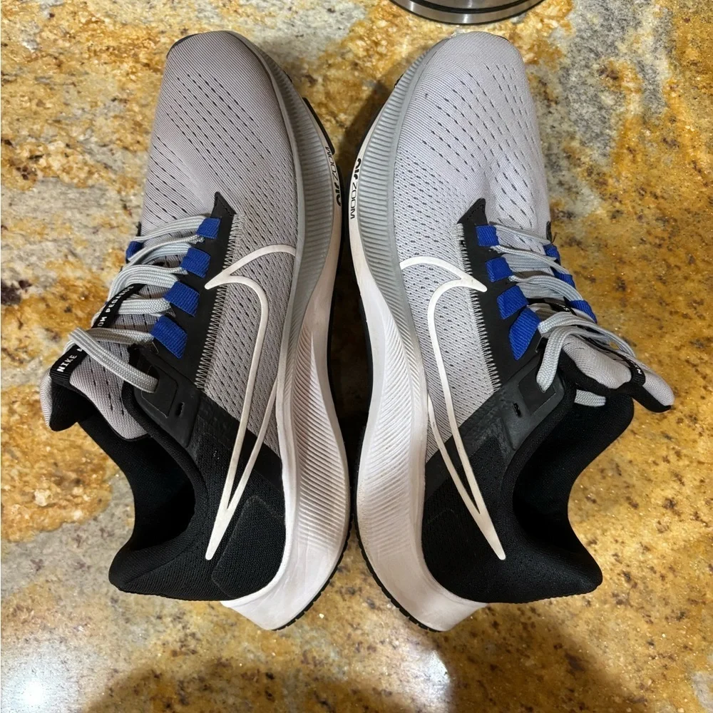 Nike Air Zoom Pegasus 38 size 8.5